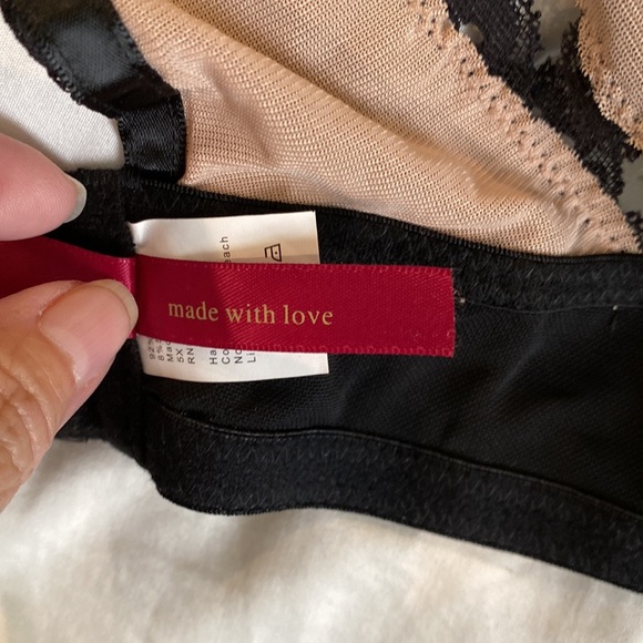 NWOT Sexy bralette from Hips and Curves in size 5X. Black lace over nude backing - Picture 4 of 5